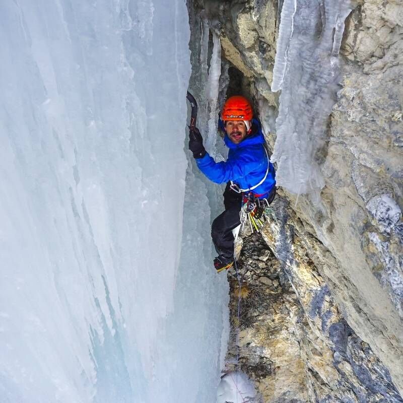 Ice climbing progression in Les Écrins Chamex Climbing courses