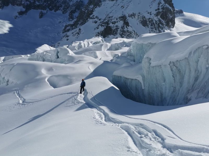 Powder day on Vallee Blanche in Chamonix with private ski guides Chamonix.